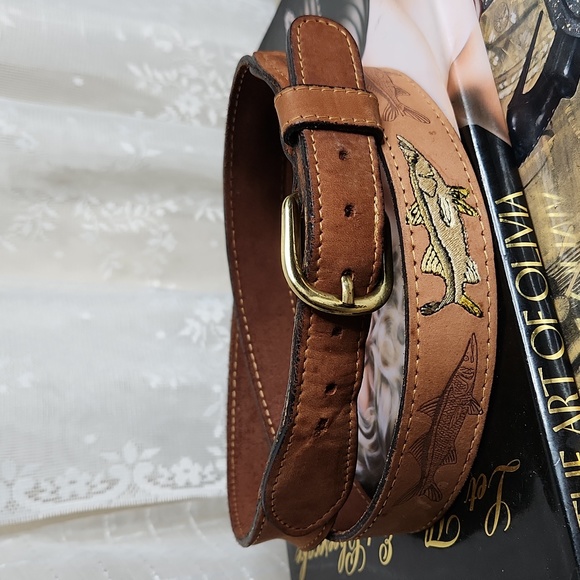 Brown Leather Fish Embossed & Embroidered Leather Belt W/ Solid Brass Buckle 42 - Picture 1 of 9